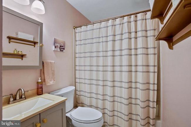 894 Smartts Ln Ne, Townhouse with 3 bedrooms, 3 bathrooms and null parking in LEESBURG VA | Image 18