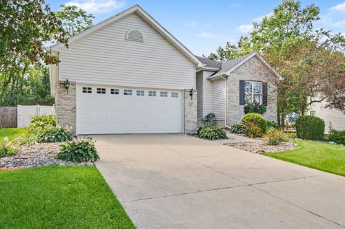 325 Galway Dr, Valparaiso, IN, 46385 | Card Image