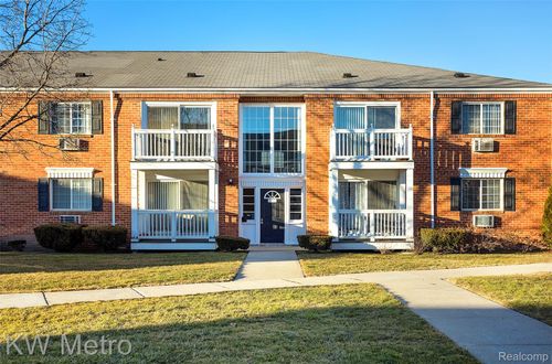 204-2425 Torquay Avenue, Royal Oak, MI, 48073 | Card Image