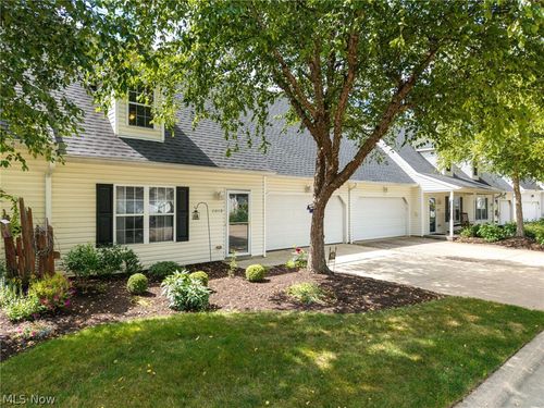 78-70 High Point Dr, Medina, OH, 44256-4374 | Card Image