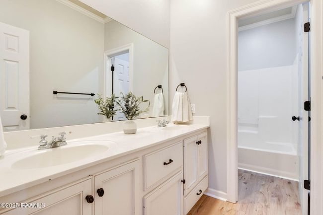 32-web-or-mls-110 Yorkshire Circle-31 | Image 32