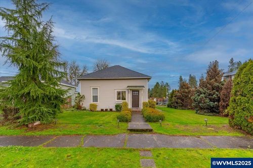 205 N 3rd St, Jefferson, OR, 97352-9240 | Card Image