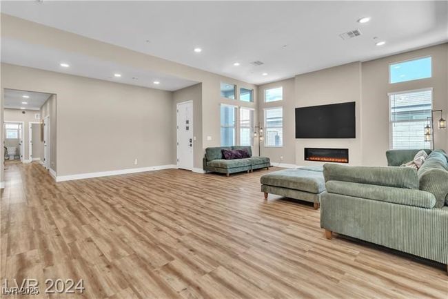 10301 Fairview Ridge Ct, House other with 4 bedrooms, 3 bathrooms and null parking in Las Vegas NV | Image 11