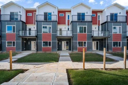 46 Red Sky Manor Ne, Calgary, AB, T3N2M2 | Card Image
