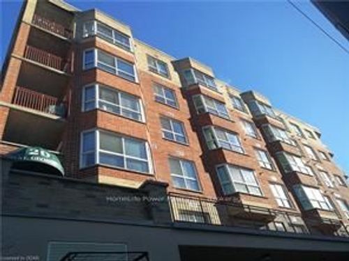 211-20 St George St, Kitchener, ON, N2G2S7 | Card Image