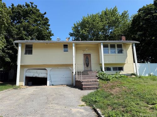 109 Berkeley Avenue, Brookhaven, NY, 11784 | Card Image