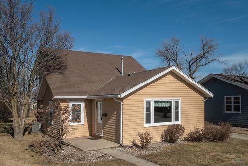 409 2nd St Se, Orange City, IA, 51041 | Card Image