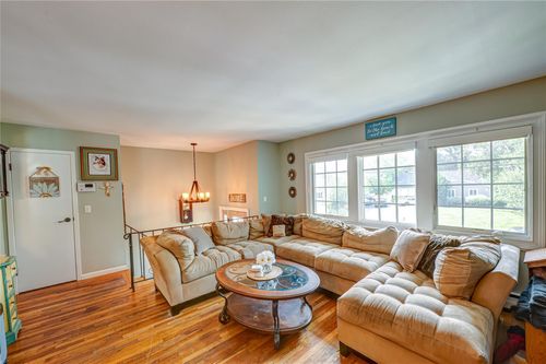 123 Lake St, Islip, NY, 11751-2010 | Card Image
