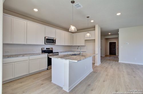 3644 Meteor Rd, New Braunfels, TX, 78130-0605 | Card Image