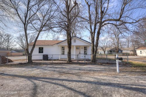624 N Devon St, Webb City, MO, 64870-1521 | Card Image