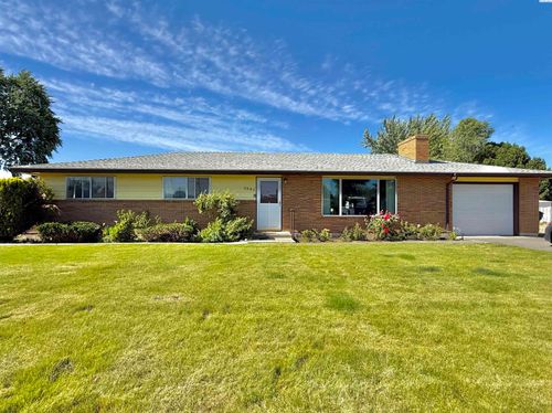 3903 W Nixon St, Pasco, WA, 99301-2923 | Card Image