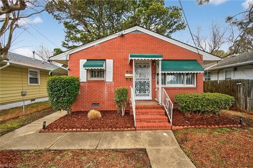 915 36th St, Newport News, VA, 23607-3131 | Card Image