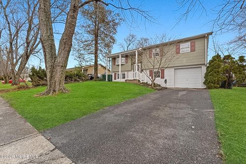 9 Neal St, Jackson, NJ, 08527-1114 | Card Image