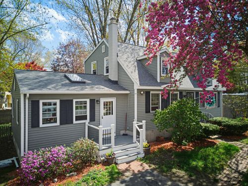 11 Custom St, Nashua, NH, 03062-2035 | Card Image