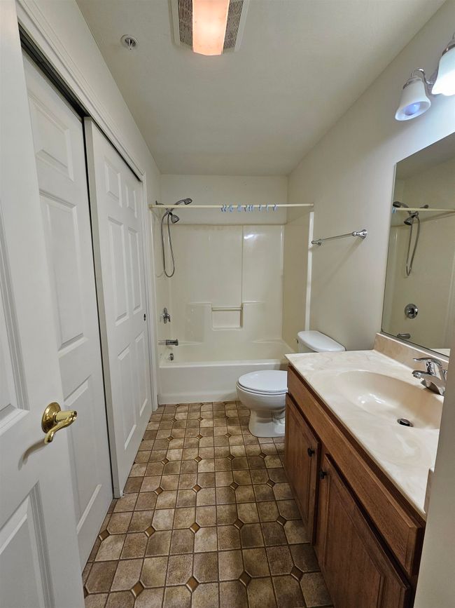 APT-217 - 486 Nashua St, Condo with 1 bedrooms, 1 bathrooms and null parking in Milford NH | Image 6