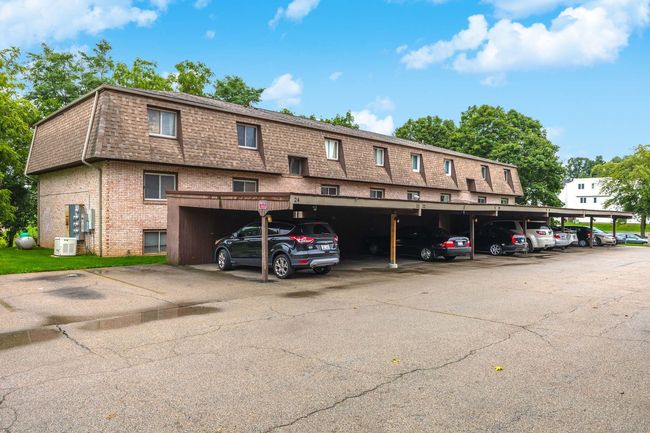 APT-20 - 109 Urban St, Home with 2 bedrooms, 1 bathrooms and 1 parking in Bloomington IL | Image 22