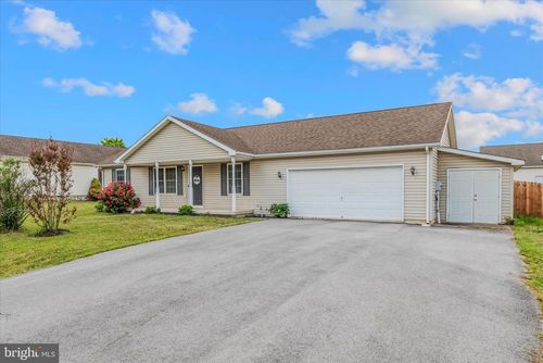 104 Owl Ave, MARTINSBURG, WV, 25405-2401 | Card Image