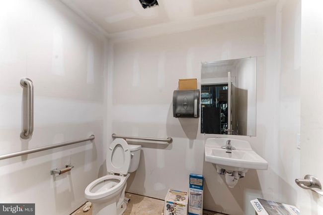 935 W Cypress St, Home with 0 bedrooms, 3 bathrooms and null parking in KENNETT SQUARE PA | Image 10
