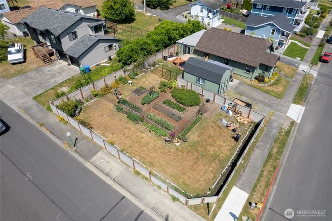 the garden area fills up approximately 4000 sqft | Image 25