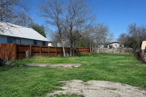 143 Yucca St, San Antonio, TX, 78203-2347 | Card Image