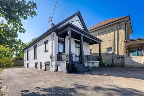 {{alt}} | Card Image