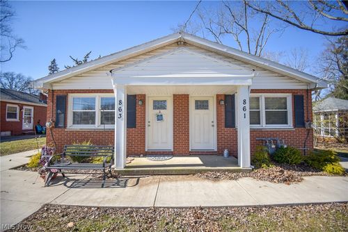 861-863 S Court St, Medina, OH, 44256-2820 | Card Image