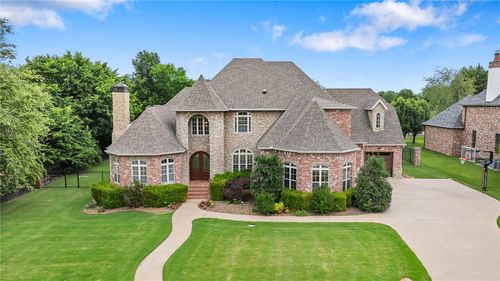 17 W Nottingham Ln, Rogers, AR, 72758-9513 | Card Image