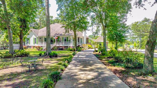 10250 Highway 182, Franklin, LA, 70538-7366 | Card Image