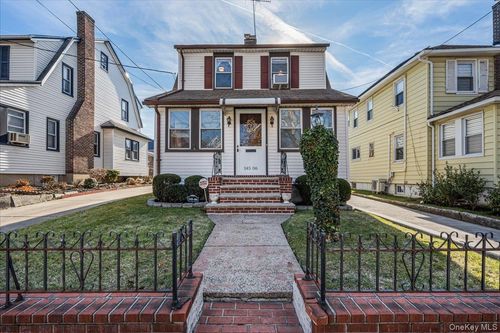 145 33rd Ave, Flushing, NY, 11354-3146 | Card Image