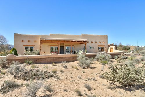 1701 Nez Perce Loop Ne, Rio Rancho, NM, 87144-7747 | Card Image