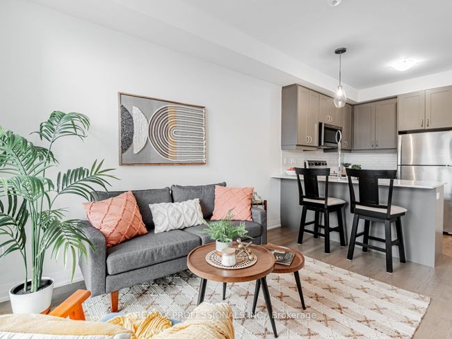 4 - 713 Lawrence Ave W, Condo with 2 bedrooms, 2 bathrooms and null parking in North York ON | Image 4