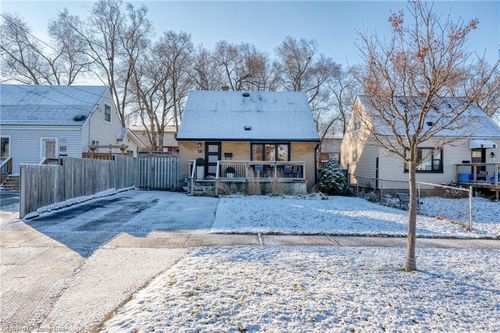 18 Martha St, Hamilton, ON, L8H2B7 | Card Image