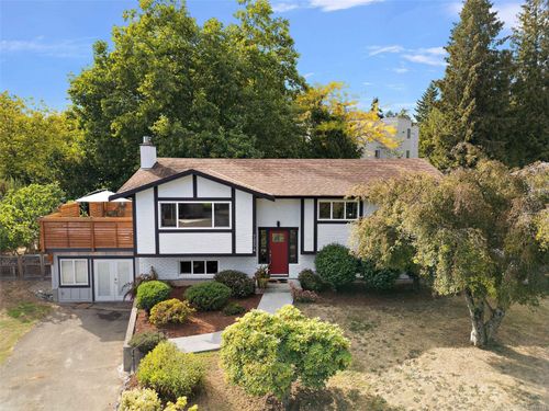 7254 Enid Pl, Central Saanich, BC, V8M1H3 | Card Image