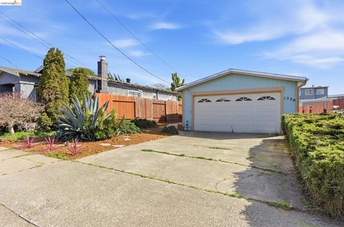 1530 Stuart St, Berkeley, CA, 94703-2008 | Card Image