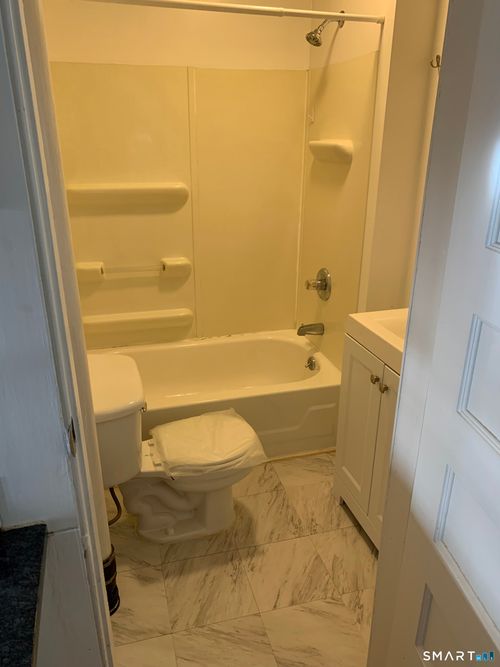 77 Tulip St, Bristol, CT, 06010-5614 | Card Image