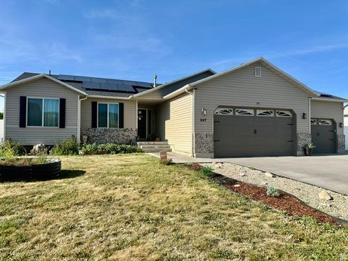 647 E 980 N, Tooele, UT, 84074-9833 | Card Image
