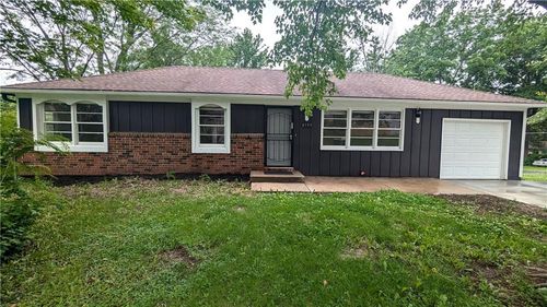 8105 E 100th St, Kansas City, MO, 64134-1741 | Card Image