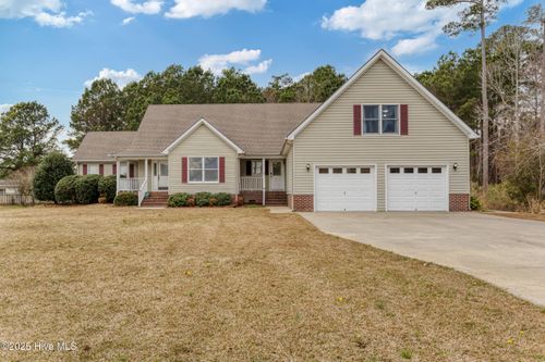 709 Small Dr, Elizabeth City, NC, 27909-8401 | Card Image