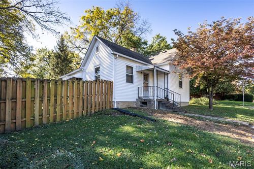 137 W Zupan St, Maryville, IL, 62062-6826 | Card Image