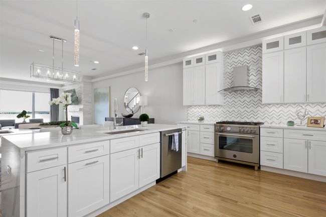 UNIT-25 - 13001 Hutton Dr, Townhouse with 3 bedrooms, 4 bathrooms and null parking in Farmers Branch TX | Image 4