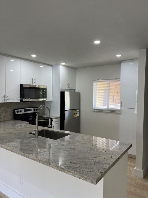 h307-7800 Camino Real H307, Miami, FL, 33143 | Card Image