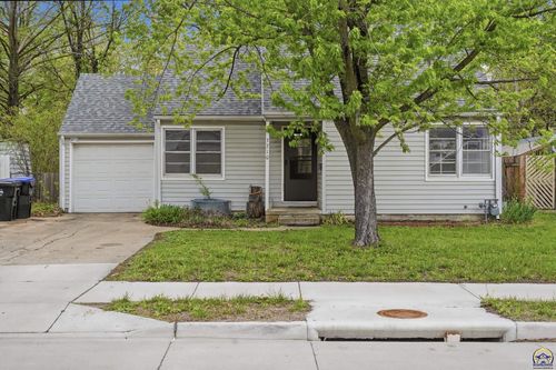 3710 Sw 12th St, Topeka, KS, 66604 | Card Image