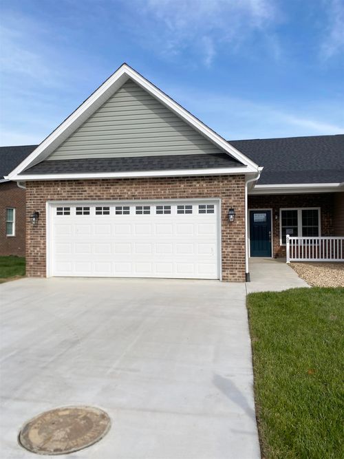 62 Fossil Dr, STUARTS DRAFT, VA, 24477-2854 | Card Image