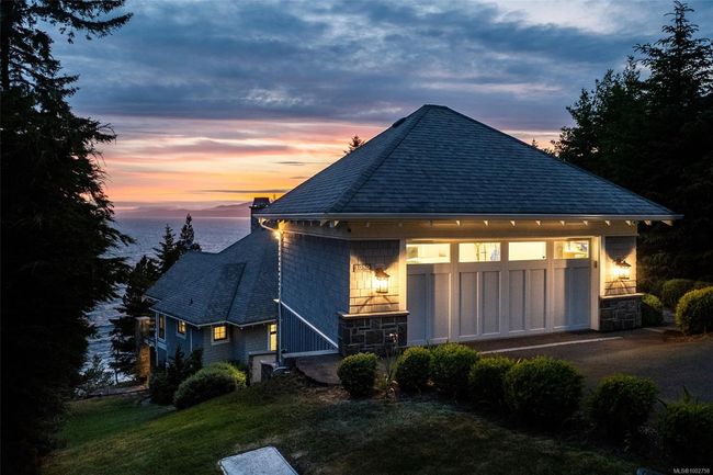 1050 Roxview Crt, House other with 4 bedrooms, 6 bathrooms and 3 parking in Sooke BC | Image 10