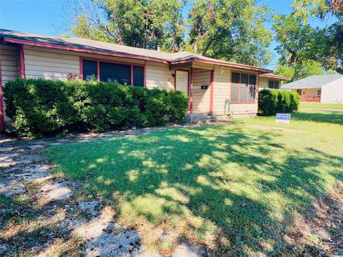413 Shaw St, Cleburne, TX, 76033-9015 | Card Image