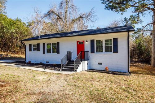 795 W New Hampshire Ave, Southern Pines, NC, 28387-3917 | Card Image