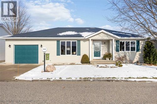 366-5700 Blackwell Side Rd, Sarnia, ON, N7W0A9 | Card Image