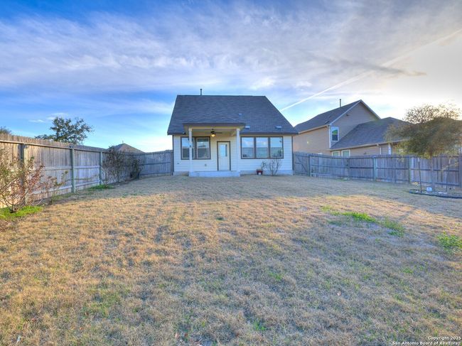 5627 Chestnut Xing, House other with 3 bedrooms, 3 bathrooms and null parking in San Antonio TX | Image 9