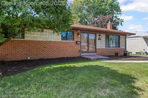 31017 Regal Dr, Warren, MI, 48088-2013 | Card Image