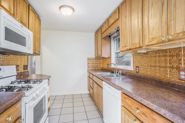 1315 Sutherland Ave, House other with 5 bedrooms, 2 bathrooms and null parking in Kalamazoo MI | Image 6